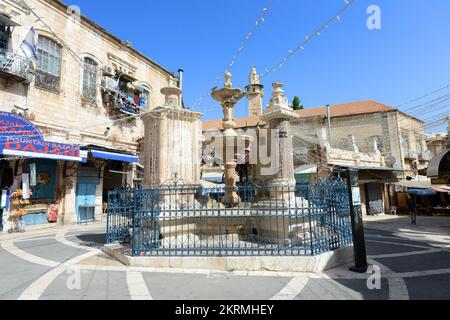 Der Brunnen auf dem Muristan Platz in der Altstadt auf dem Gelände des 1023 gegründeten Hospitalkrankenhauses der Ritter. Altstadt von Jerusalem. Stockfoto