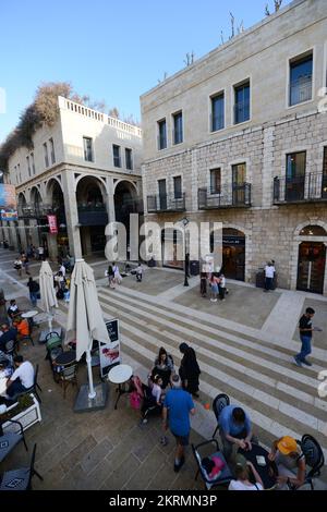 Die lebendige Alrov Mamilla Avenue ist ein beliebtes Open-Air-Einkaufszentrum in Jerusalem, Israel. Stockfoto