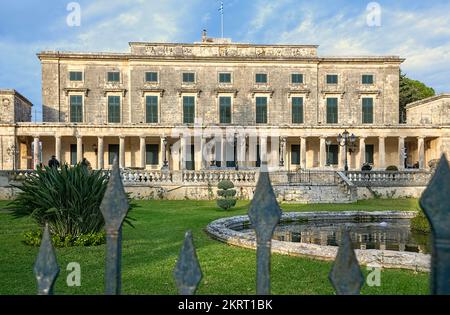 Palast von St. Michael und St. George mit dem Museum für asiatische Kunst, Korfu, Griechenland Stockfoto