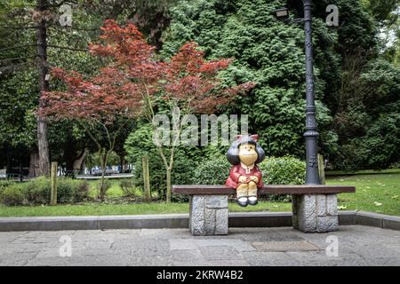 OVIEDO, SPANIEN - 10. AUGUST 2021: Mafalda-Statue (Bildhauer: Pablo Irrgang) Stockfoto