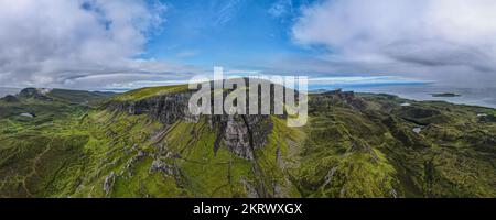 Panoramablick aus der Vogelperspektive auf die schottische Hochlandinsel Isle of Skye auf den nördlichen schottischen Hebriden Stockfoto