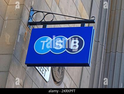 Blaues TSB-Bankzeichen, 28 Hanover St, Edinburgh, Schottland, Vereinigtes Königreich, EH2 2DS, Tochtergesellschaft der Sabadell Group, Spanien Stockfoto