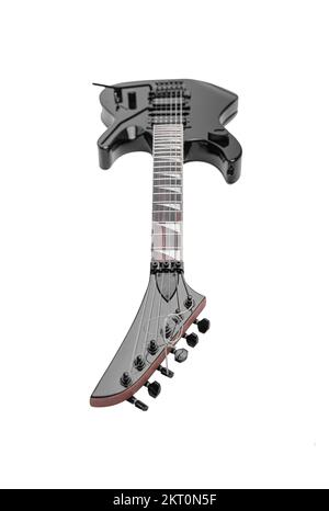 Schwarze elektrische Gitarre auf weißem Hintergrund. Stockfoto