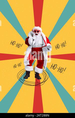 Weihnachten Postkartencollage mit lustigen, flippigen weihnachtsmann Silvester Stars singen Mikrofon fröhliche Weihnachtslieder auf farbenfrohem Hintergrund Stockfoto