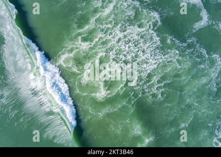 Luftaufnahme mit Blick auf die Wellen, New Jersey, USA Stockfoto