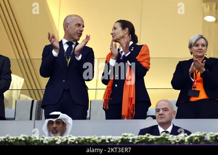 Al-Khor, Katar.. 29.. November 2022. AL KHOR - (lr) Gijs de Jong Generalsekretär des KNVB, Regisseurin des Profifußballs Marianne van Leeuwen während des FIFA-Weltmeisterschaftsspiels Katar 2022 Gruppe A zwischen den Niederlanden und Katar im Al-Bayt-Stadion am 29. November 2022 in Al Khor, Katar . ANP MAURICE VAN STONE Credit: ANP/Alamy Live News Stockfoto