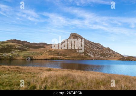 Cregennan Lakes, die von Bryn Brith, Snowdonia National Park, Gwynedd, Nordwales umgeben sind Stockfoto