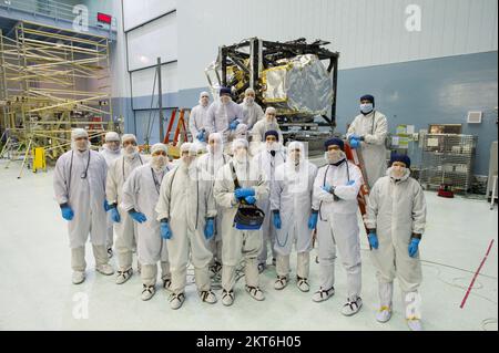 Das James Webb Teleskop im Bau / NASA-Wissenschaftler Stockfoto