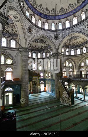 Die Hekimoglu Ali Pasha Moschee und der Komplex in Istanbul, Türkei, wurden 1735 erbaut. Stockfoto