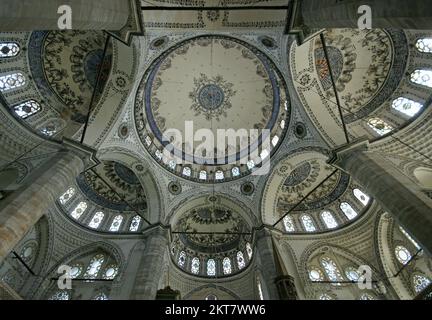 Die Hekimoglu Ali Pasha Moschee und der Komplex in Istanbul, Türkei, wurden 1735 erbaut. Stockfoto