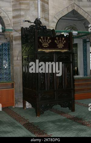 Die Hekimoglu Ali Pasha Moschee und der Komplex in Istanbul, Türkei, wurden 1735 erbaut. Stockfoto