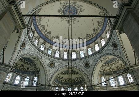 Die Hekimoglu Ali Pasha Moschee und der Komplex in Istanbul, Türkei, wurden 1735 erbaut. Stockfoto