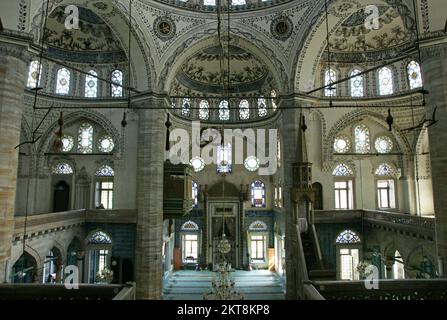 Die Hekimoglu Ali Pasha Moschee und der Komplex in Istanbul, Türkei, wurden 1735 erbaut. Stockfoto