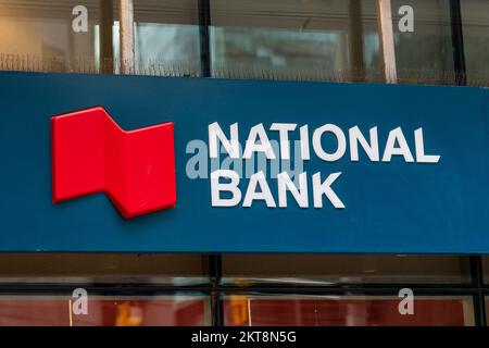 Ottawa, Kanada - 10. November 2022: National Bank of Canada, Bauschild in der Innenstadt Stockfoto