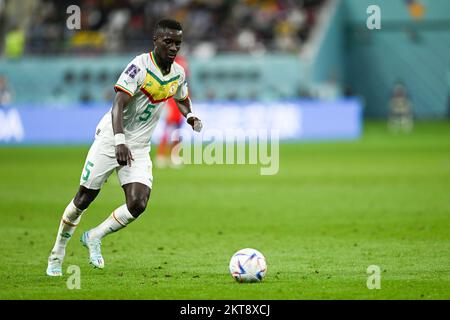 Doha, Catar. 29.. November 2022. ICH Gueye of Senegal während des Spiels zwischen Ecuador und Senegal, das für die Gruppenphase der Weltmeisterschaft gilt und im Khalifa International Stadium in Doha, Katar, stattfindet. Kredit: Richard Callis/FotoArena/Alamy Live News Stockfoto