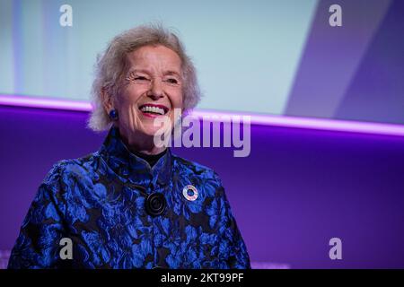 Die ehemalige irische Präsidentin Mary Robinson nimmt am 29. November 2022 am Frauenforum für Wirtschaft und Gesellschaft in Paris (Frankreich) Teil. Foto: Aurelien Morissard/ABACAPRESS.COM Stockfoto