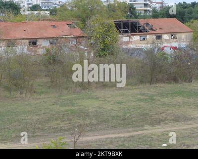 Vor WW2 aufgegebene Kavallerie-Barrackes in Kodra, Kalamaria, Thessaloniki, Griechenland Stockfoto