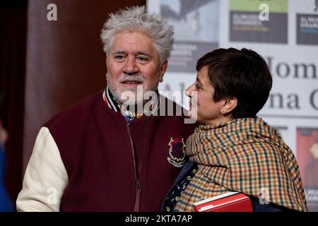 Isabel Rodriguez Garcia. Pedro Almodovar Caballero. Sprecher der spanischen Regierung und Minister und Filmdirektor zu Ehren von Almudena Stockfoto