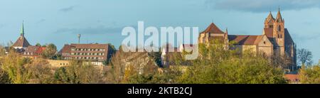 Saint-Etienne romanische Kollegialkirche in Vieux-Brisach auf dem Münsterberg. Panorama, Panorama. Freiburg-en-Brisgau, Bade-Wurtemberg, deutsch Stockfoto