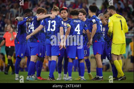 US-Spieler wurden bei einem Fußballspiel zwischen dem Iran und den USA, dem dritten und letzten Spiel der Gruppe B der FIFA-Weltmeisterschaft 2022, am Dienstag, den 29. November 2022 im Al Thumama Stadium, Doha, Bundesstaat Katar, abgebildet. BELGA PHOTO VIRGINIE LEFOUR Stockfoto