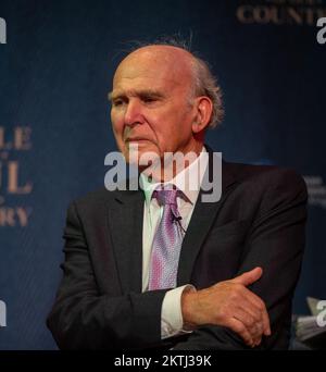 London, England, Großbritannien. 29.. November 2022. Der ehemalige Führer der Liberaldemokraten VINCE CABLE ist während der „Big 4 - Battle for the Soul of the Country“-Veranstaltung im Magic Circle Theatre zu sehen. (Bild: © Tayfun Salci/ZUMA Press Wire) Stockfoto