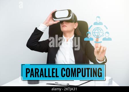 Handgeschriebenes Schild Parallel Computing, Word für simultane Berechnung mittels Software und Hardware Stockfoto