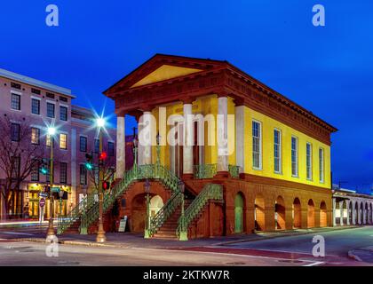 Markthalle, beleuchtet, Dusk Charleston, South Carolina, Vereinigte Staaten von Amerika Stockfoto