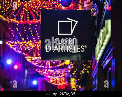 Weihnachtsdekorationen in den Straßen von Straßburg, der Hauptstadt der Weihnachten. Weihnachtsmarkt. Frankreich. Stockfoto