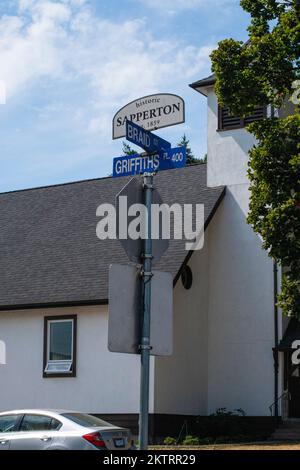 Sapperton-Schild bei Griffiths and Braid in New Westminster, British Columbia, Kanada Stockfoto