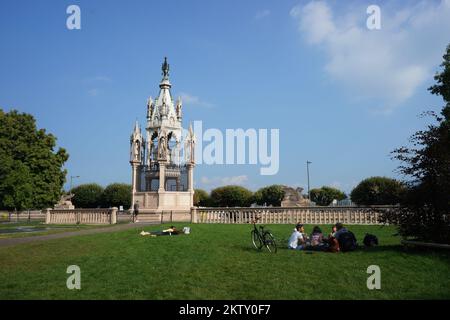 GENF - 11. September: Brunswick-Denkmal in der Innenstadt von Genf am 11. September 2014 in Genf, Schweiz. Das Brunswick Monument ist ein Mausoleum, das 18 erbaut wurde Stockfoto