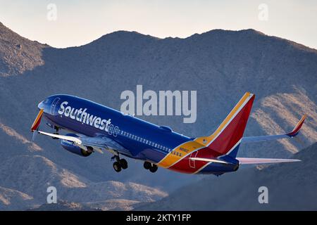 Palm Springs, Kalifornien, USA. 25.. November 2022. Southwest Airlines startet an Thanksgiving in Palm Springs. (Kreditbild: © Ian L. SITREN/ZUMA Press Wire) Stockfoto