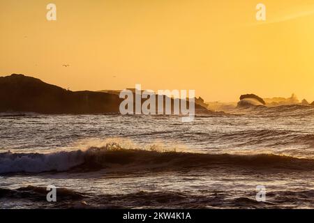 Sonnenuntergang auf dem Atlantik, Mogador, Essaouira, Marrakesch-Safi, Marokko, Afrika Stockfoto