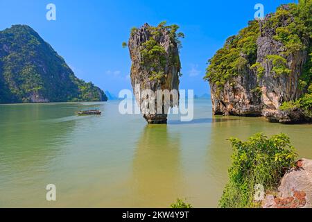 Beeindruckende Felsformation auf Khao Phing Kan Island, auch James Bond Island, Thailand, Asien Stockfoto