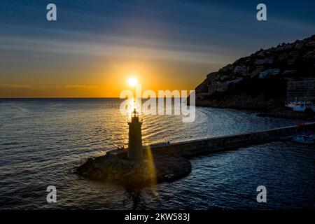 Luftaufnahme, Port d'Andratx, Küste und natürlicher Hafen in der Abenddämmerung, Andratx, Mallorca, Spanien, Europa Stockfoto