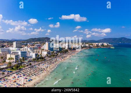 Luftaufnahme, Hubschrauberrundflug über die Bucht von Cala Millor und Cala Bona, Manacor Region, Mallorca, Ballearen, Spanien, Europa Stockfoto