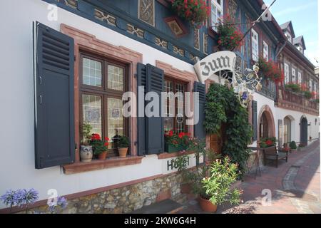 Weinhaus und Hotel zum Krug in Hattenheim im Rheingau, Hessen, Deutschland, Europa Stockfoto