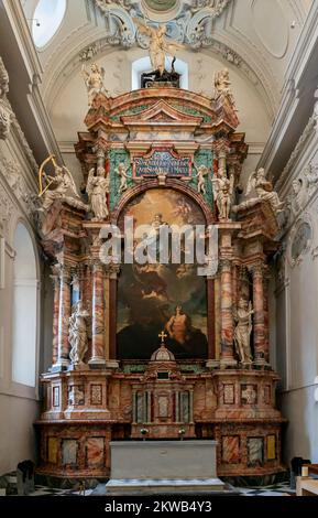 Graz, Osterreich - 9. Oktober 2022: Innenansicht der St. Katharinenkirche und Mausoleum in der Innenstadt von Graz Stockfoto