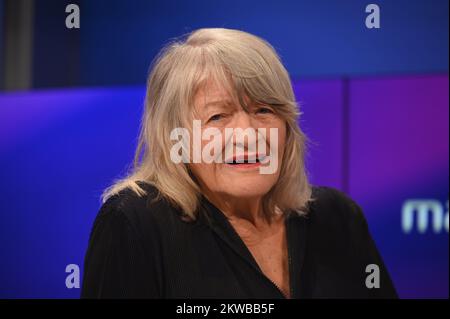 Köln, Deutschland. 29.. November 2022. Feministin und Journalistin Alice Schwarzer als Gast in der ARD Talkshow " Maischberger ". Kredit: Horst Galuschka/dpa/Alamy Live News Stockfoto