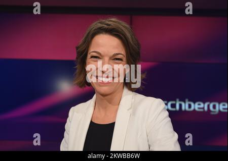 Köln, Deutschland. 29.. November 2022. ARD-Moderatorin Anna Planken als Gast in der ARD-Talkshow " Maischberger ". Kredit: Horst Galuschka/dpa/Alamy Live News Stockfoto