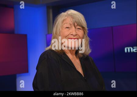 Köln, Deutschland. 29.. November 2022. Feministin und Journalistin Alice Schwarzer als Gast in der ARD Talkshow " Maischberger ". Kredit: Horst Galuschka/dpa/Alamy Live News Stockfoto