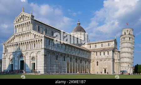 Die Kathedrale von Pisa und der Schiefe Turm in Italien Stockfoto