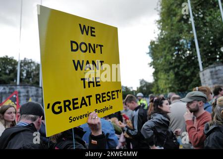 Protestierende gegen Lebenshaltungskosten marschieren in der Innenstadt von Dublin Stockfoto