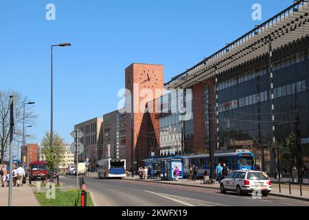 KRAKAU, POLEN - 29. APRIL 2012: Dies ist Teil der modernen Rekonstruktion der historischen Pawia-Straße. Stockfoto