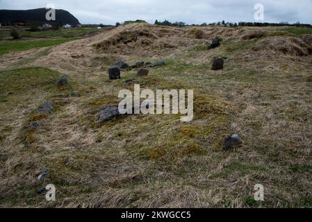 Um 400 CE begruben die Vorfahren der Wikinger ihre hochrangigen Menschen in Steingräbern an einem Ort, der heute Føre auf dem Archipel Vesterålen heißt. Stockfoto