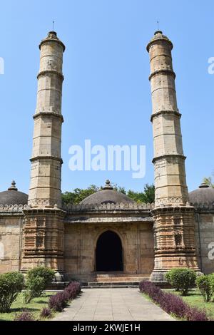 Shaher ki Masjid, aus nächster Nähe, private Moschee, erbaut für die königliche Familie und die Adligen des Gujrat Sultanate, erbaut von Sultan Mahmud Begada 15. - 16. Cent Stockfoto