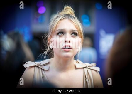 Aimee Lou Wood fotografierte während der Headline Gala UK Premiere of LIVING als Teil des London Film Festival, das am Sonntag, den 9. Oktober 2022 in der Royal Festival Hall in London stattfindet . Bild von Julie Edwards. Stockfoto