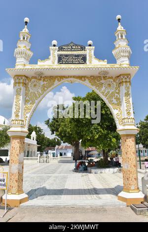 INDIEN, GUJRAT, DHOLKA, Oktober 2022, Bewohner von Sandhali Darwaza von Hazrat Khwaja Hasan Khatib Chishty Rehmatullah Dargah Stockfoto