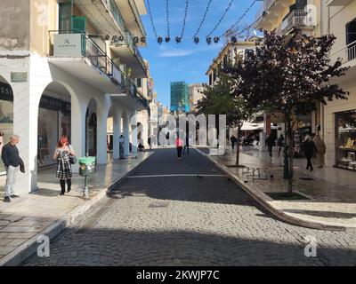 Korfu Island Griechenland, Liston Square Old Town Mit Leuten, Die Auf Der Straße Laufen Stockfoto