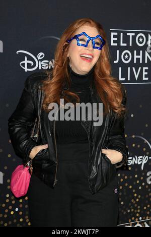 20. November 2022, Los Angeles, CA, USA: LOS ANGELES - 20. NOVEMBER: Lisa Ann Walter im Elton John Live: Abschied vom Dodger Stadium Yellow Brick Road Event im Dodger Stadium am 20. November 2022 in Los Angeles, CA (Kreditbild: © Kay Blake/ZUMA Press Wire) Stockfoto