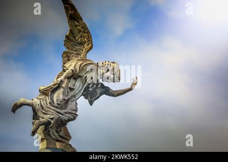 Der junge, traurige und wunderschöne zerbrechliche Engel, Recoleta Friedhof, Buenos Aires Stockfoto